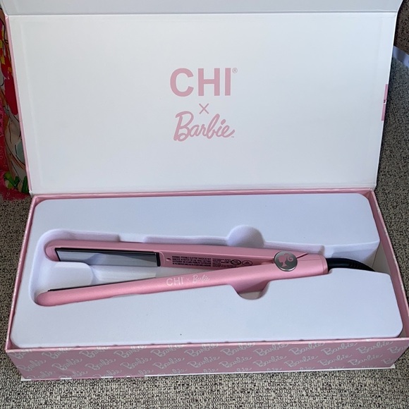 CHI x Barbie Dream Pink 1'' Titanium Hairstyling Iron - Picture 7 of 10